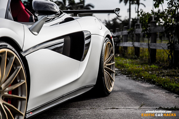Фото дисков HRE P103 Сатиновая шампань на McLaren 570S