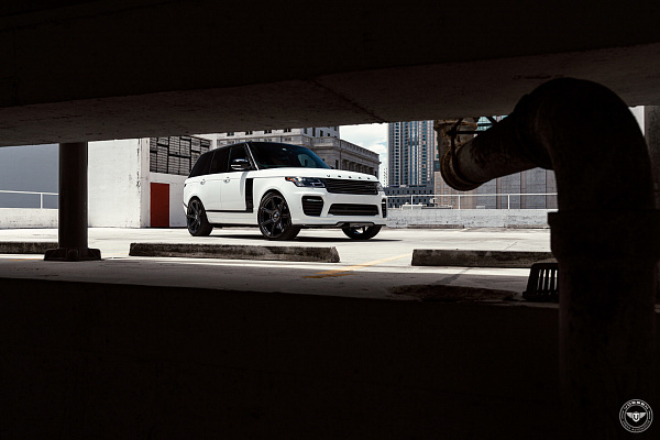 Фото дисков Vossen S17-11 Глянцевый темный лак на Range Rover V