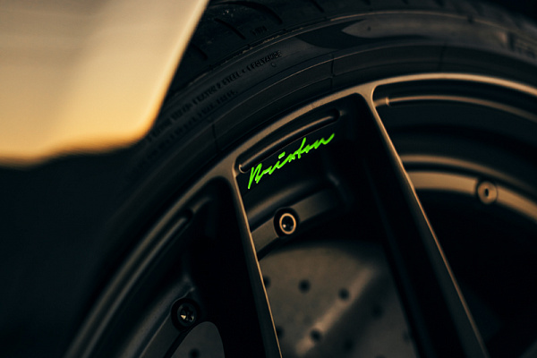 Фото дисков Brixton Forged PF7 Черный глянец на Lamborghini Aventador