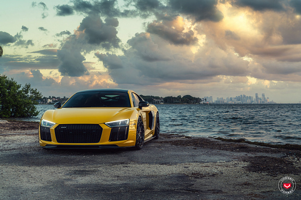 Фото дисков Vossen LC3-01T Черный глянец на Audi R8 (4S)