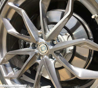 Фото дисков HRE P201 на Lexus LC 500