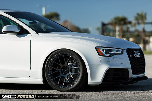 Фото дисков BC Forged RS40 Черный глянец на Audi A/S/RS 5 (8T)