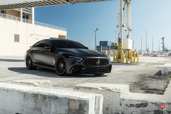 Фото дисков Vossen S17-13 Черный глянец на Mercedes-Benz AMG GT I