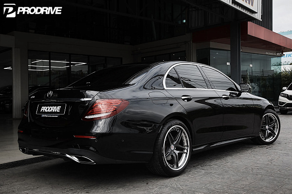 Фото дисков HRE S107 Глянцевый графит на Mercedes-Benz E-Class (W213, S213, C238)