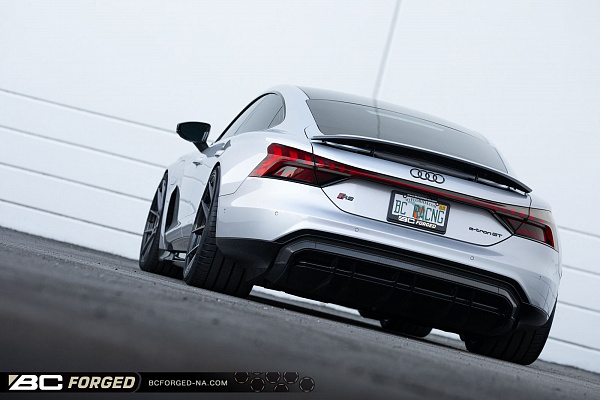 Фото дисков BC Forged HCA165 Матовый графит на Audi E-tron GT