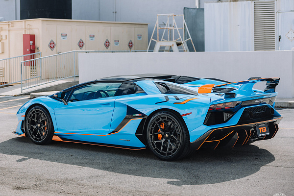 Фото дисков Vossen LC3-01 Черный глянец на Lamborghini Aventador