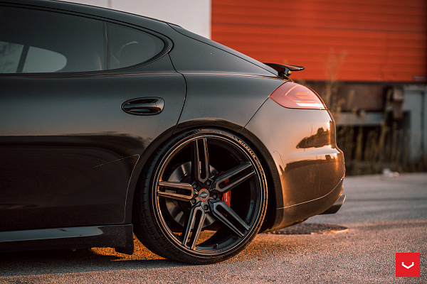 Фото дисков Vossen HF-1 Алмазная проточка на Porsche Panamera I