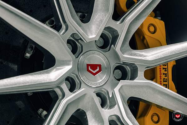 Фото дисков Vossen EVO-2 Глянцевый лак на Ferrari F8