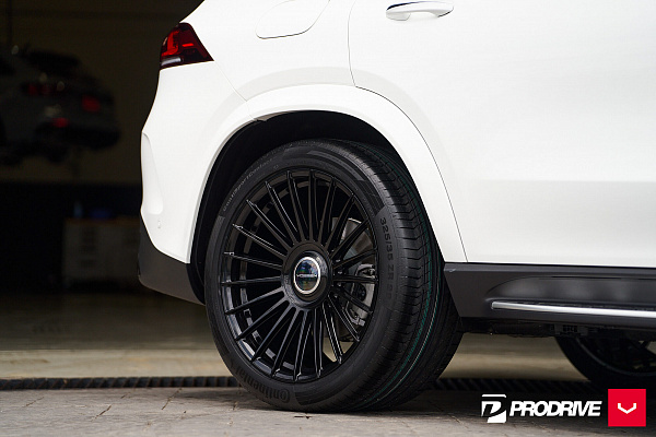 Фото дисков Vossen HF-8 Черный глянец на Mercedes-Benz GLE II