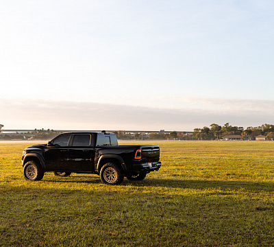 Фото дисков Vossen LC3-01T на Ram 1500 V