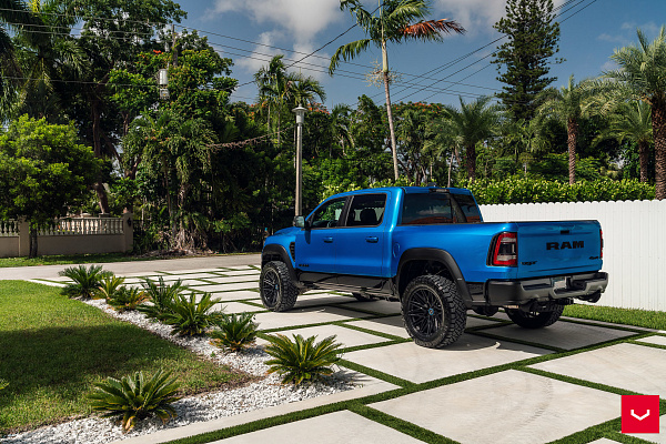 Фото дисков Vossen HF6-5 Черный сатин на Ram 1500 V