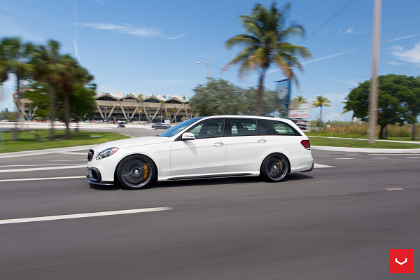 Фото дисков Vossen VFS-5 Глянцевый графит на Mercedes-Benz E-Class (W212, S212, C207)