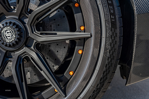 Фото дисков Strasse Wheels SV5-RS Performance Другой цвет на Lamborghini Aventador