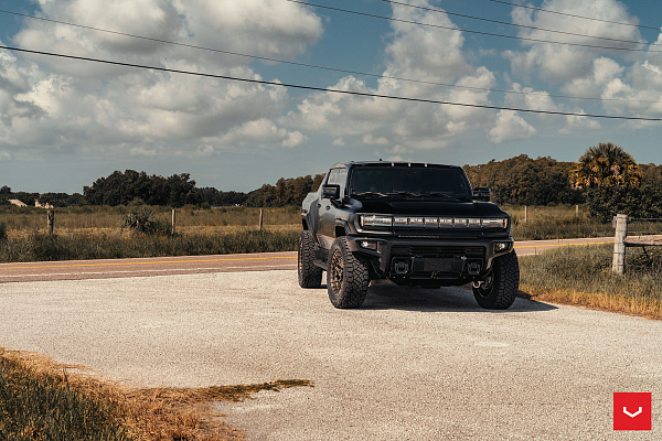 Фото дисков Vossen HFX-1 (8-Lug) Сатиновая бронза на GMC Hummer EV