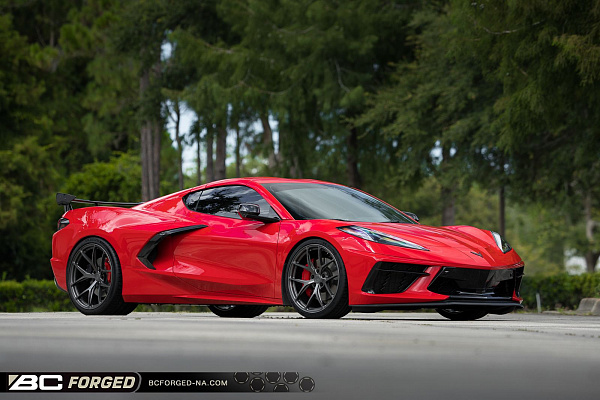Фото дисков BC Forged RZ21 Глянцевый графит на Chevrolet Corvette C8