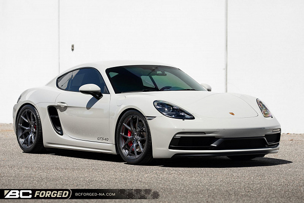 Фото дисков BC Forged RZ25 Глянцевый графит на Porsche Cayman II