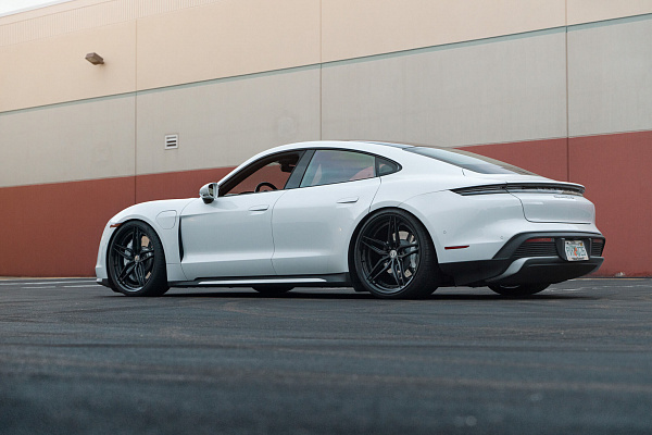 Porsche Taycan Turbo