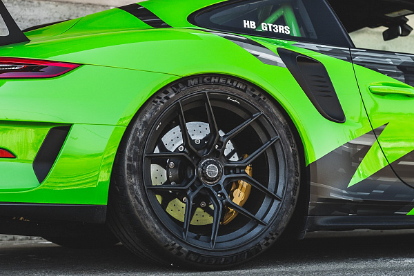 Фото дисков Brixton Forged CM5-R Черный матовый на Porsche 911 VII
