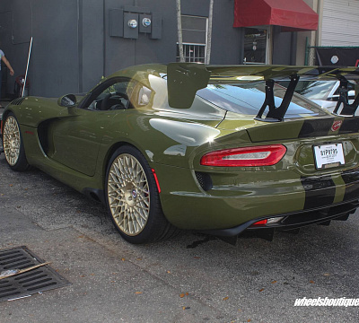 Фото дисков HRE 501M на Dodge Viper