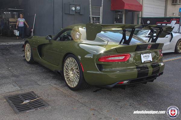 Фото дисков HRE 501M Глянцевая шампань на Dodge Viper
