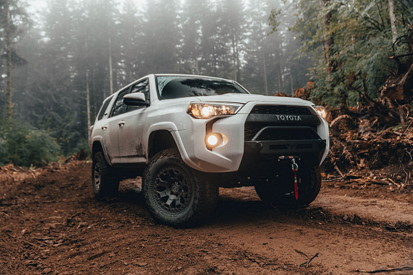 Фото дисков Black Rhino WARLORD  на Toyota 4Runner V