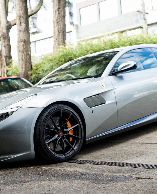 Фото дисков EVO-2 Черный сатин на Ferrari GTC4Lusso