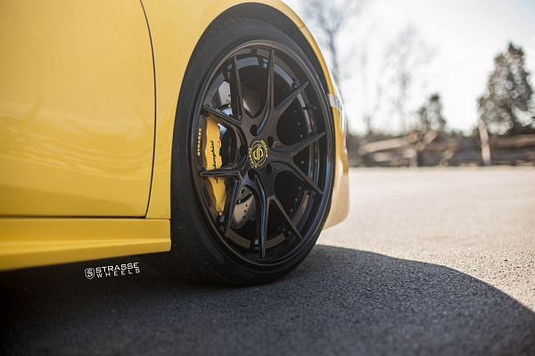 Фото дисков Strasse Wheels SM5R Deep Concave FS Черный глянец на Lamborghini Huracan