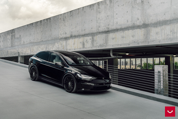 Фото дисков Vossen HF-8 Черный глянец на Tesla Model X
