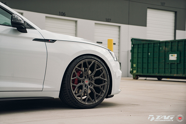 Фото дисков Vossen S17-01 Глянцевый темный лак на Audi A/S/RS 5 (F5)