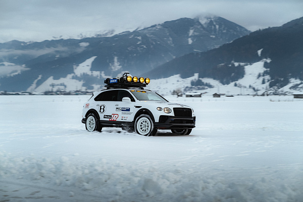 Фото дисков Brixton Forged BX03-M Белый сатин на Bentley Bentayga