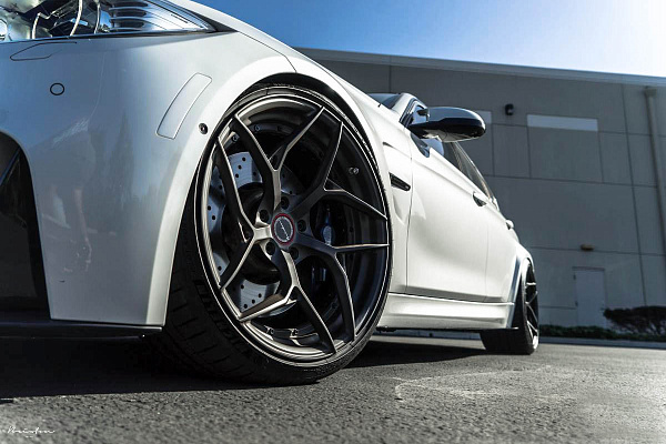 Фото дисков Brixton Forged PF5 Сатиновый темный лак на BMW 3/M3 (F3x/F80)