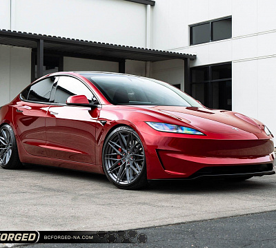 Фото дисков BC Forged HCA675 на Tesla Model 3