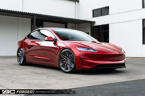 Фото дисков BC Forged HCA675 Сатиновый тонированный лак на Tesla Model 3