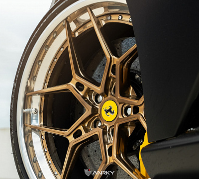 Фото дисков Anrky S3-X4 на Ferrari 812