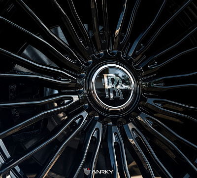 Фото дисков Anrky RF-230 на Rolls-Royce Cullinan