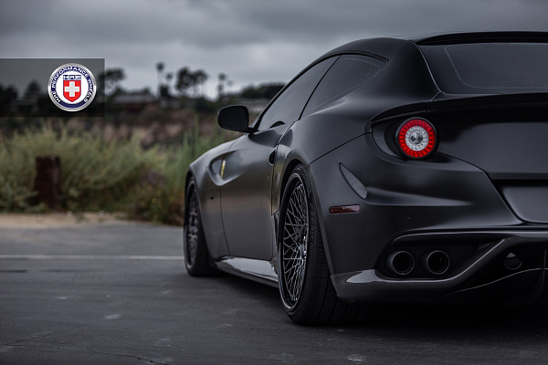 Фото дисков HRE 501 Черный глянец на Ferrari FF
