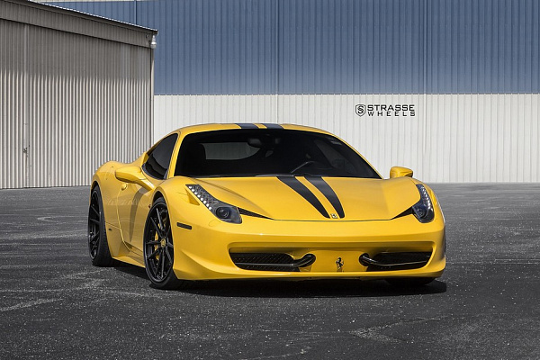 Фото дисков Strasse Wheels SV1 Deep Concave FS Черный сатин на Ferrari 458