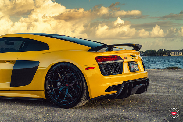 Фото дисков Vossen LC3-01T Черный глянец на Audi R8 (4S)