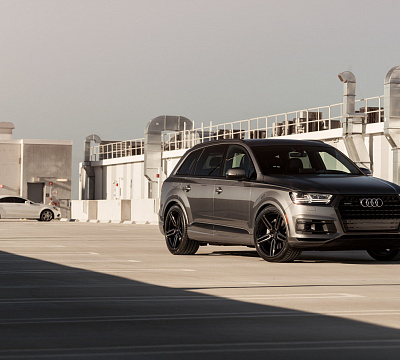 Фото дисков Vossen HF-1 на Audi Q7 (4M)