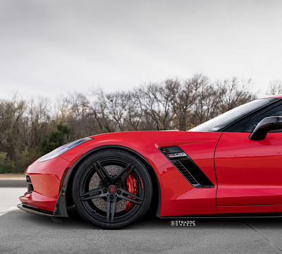 Фото дисков Strasse Wheels SP5R Deep Concave Monoblock на Chevrolet Corvette C7
