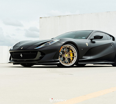 Фото дисков Anrky S3-X4 на Ferrari 812