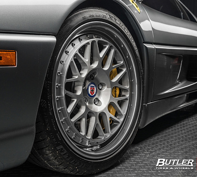 Фото дисков HRE 300 на Ferrari F355