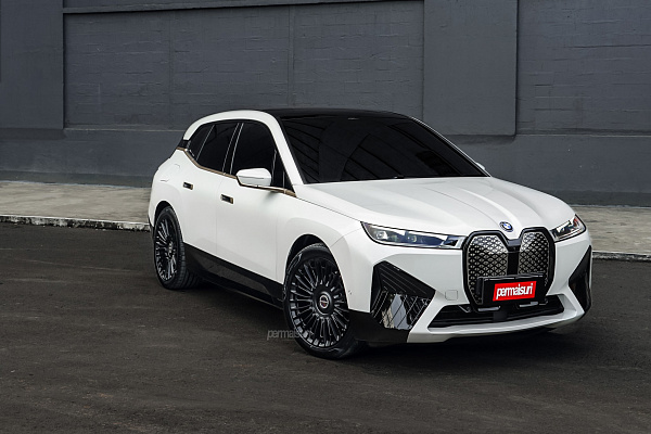Фото дисков Brixton Forged LX01 Черный сатин на BMW iX