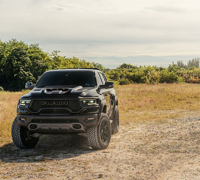 Фото дисков 4PLAY 4P83 на Ram 1500 V