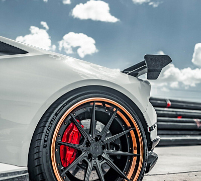 Фото дисков Strasse Wheels SV10 Deep Concave FS на Lamborghini Huracan