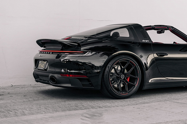 Фото дисков Brixton Forged CM5-RS Черный матовый на Porsche 911 VIII