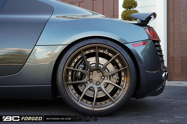 Фото дисков BC Forged HCA162 Сатиновая бронза на Audi R8 (Typ 42)
