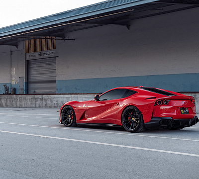 Фото дисков Vossen S17-06 на Ferrari 812