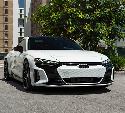 Фото дисков HRE S107SC на Audi E-tron GT