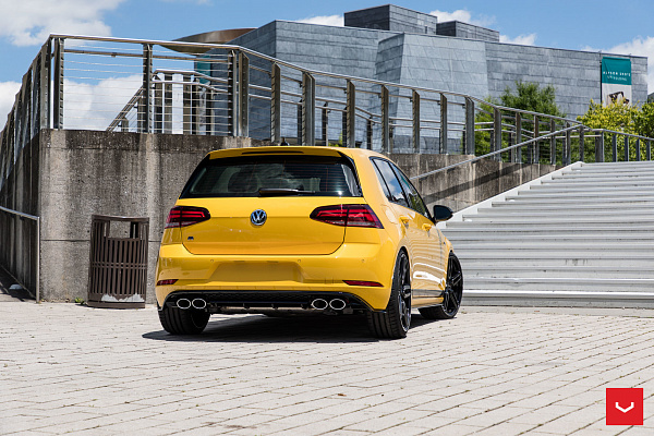 Фото дисков Vossen HF-1 Черный глянец на Volkswagen Golf VII